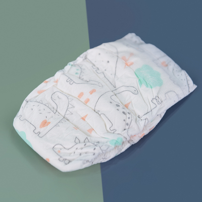 비 길쌈된 Topsheet 보풀 펄프 아기 연약한 기저귀는 3D 누출 보호를 바릅니다